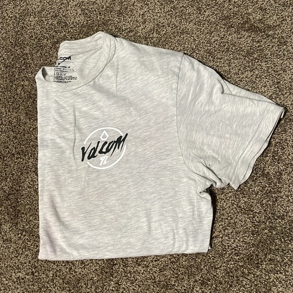 Volcom t-shirt bundle - Picture 4 of 5